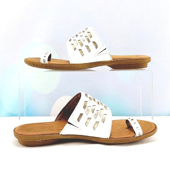 BORN – Sandal, leather upper & linings, white/gold tone, approx. 1”, size 8 - Picture 2 of 8